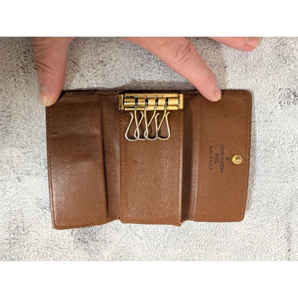 Authentic LOUIS VUITTON Monogram 4 Key Holder Case - Picture 9 of 11